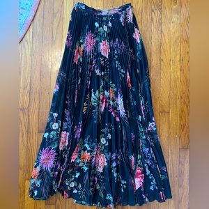 Gorgeous Lavender Brown long floral pleated skirt